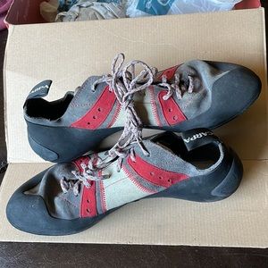 Mens Rock Climbing shoes